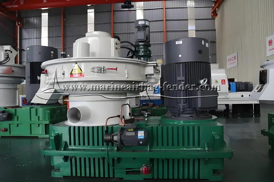 Ασφάλεια 100 KW Πνευματικό εξοπλισμό μεταφοράς για μεταφορά σκόνης / κόκκων μεγάλου όγκου